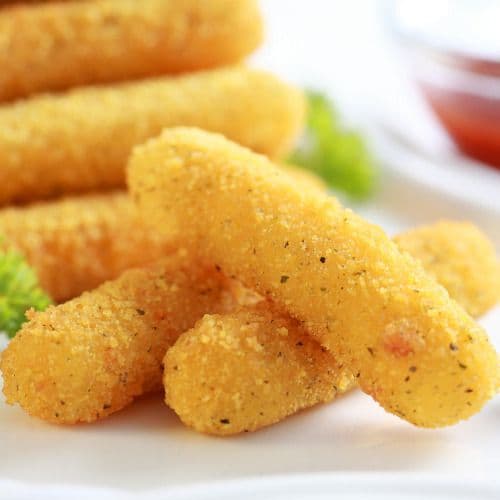 Mozzarella Sticks (8 pcs)